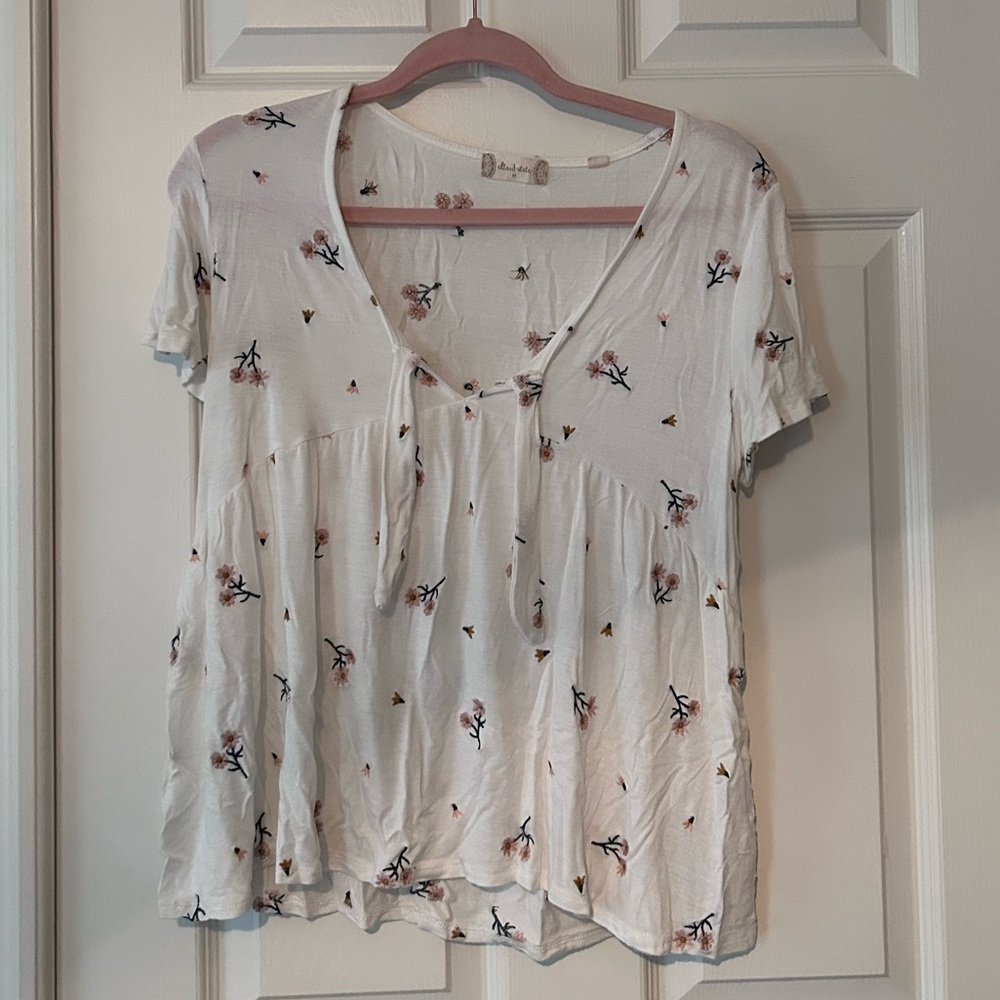 Barely worn top from Altar’d State with cute floral detailing